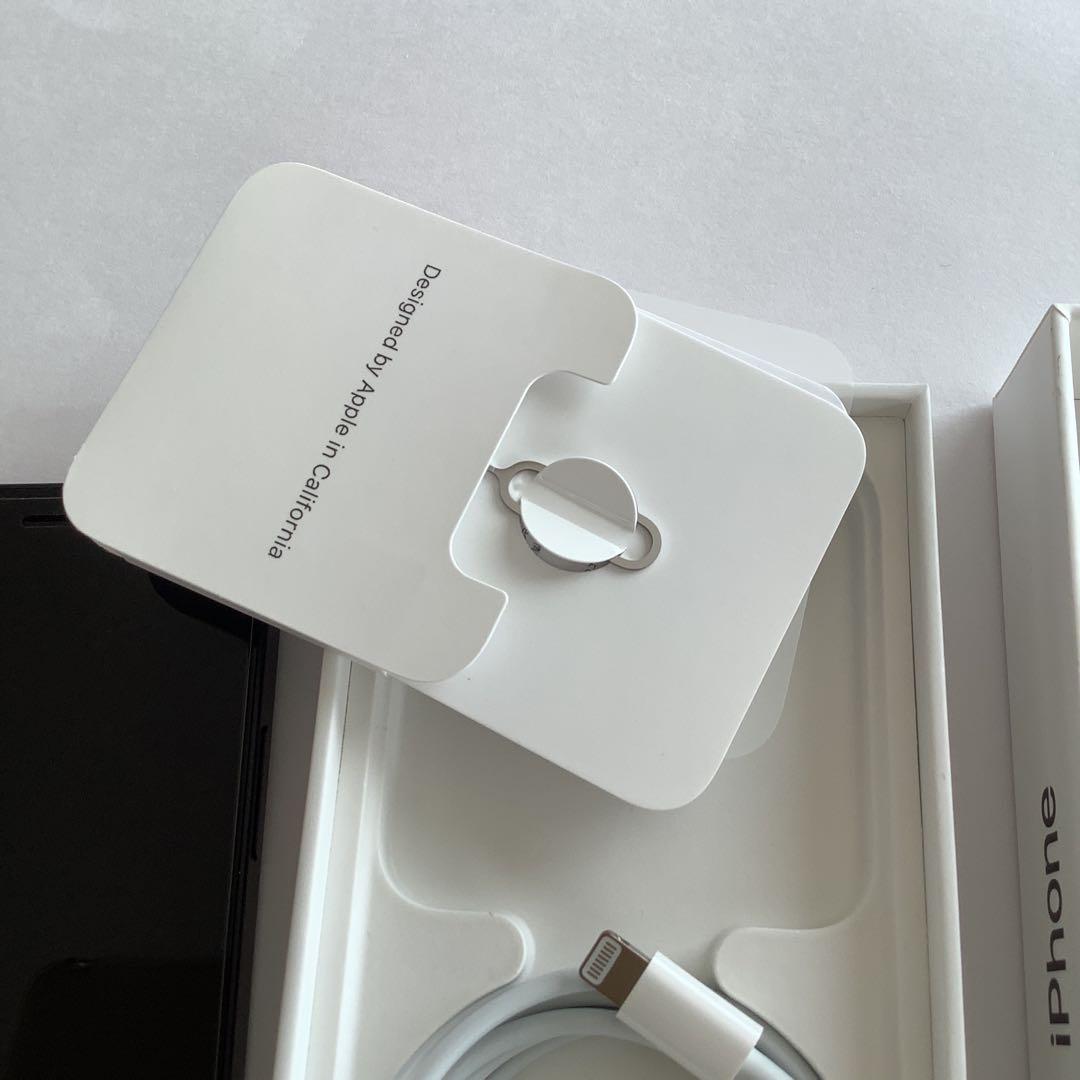 w*3様 iPhone12mini 黒128GB 美品　容量84% 覗き見防止フ