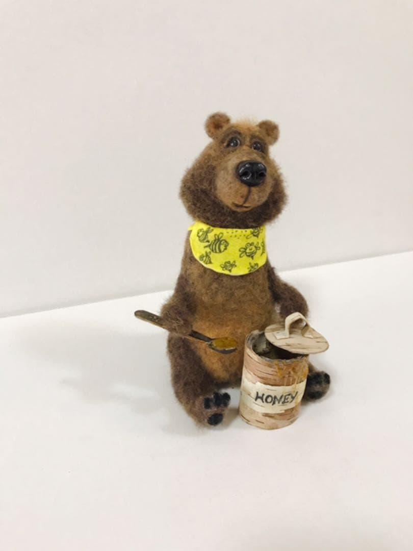 羊毛フェルト人形　クマ、ハンドメイド
