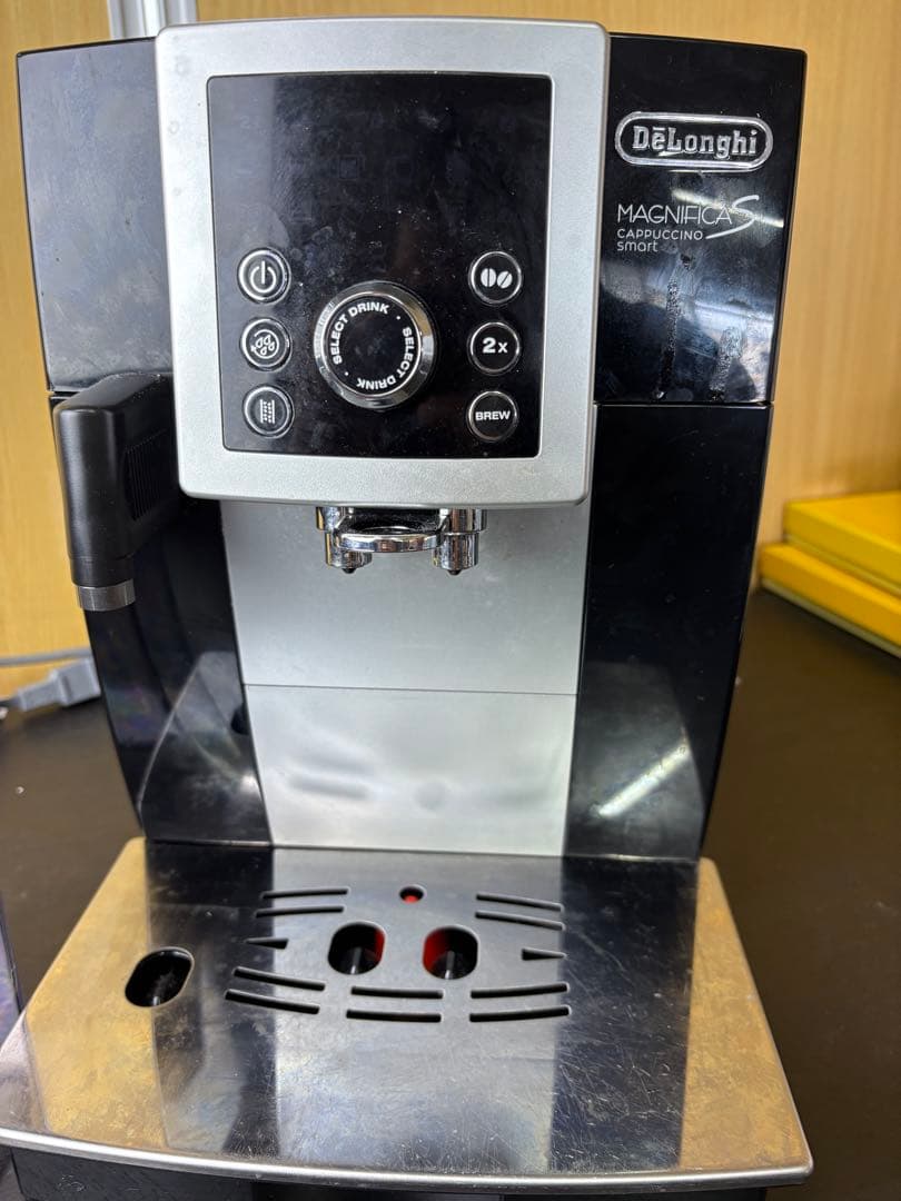 デロンギ　マグニフィカSカプチーノ　全自動エスプレッソマシン　ECAM23260