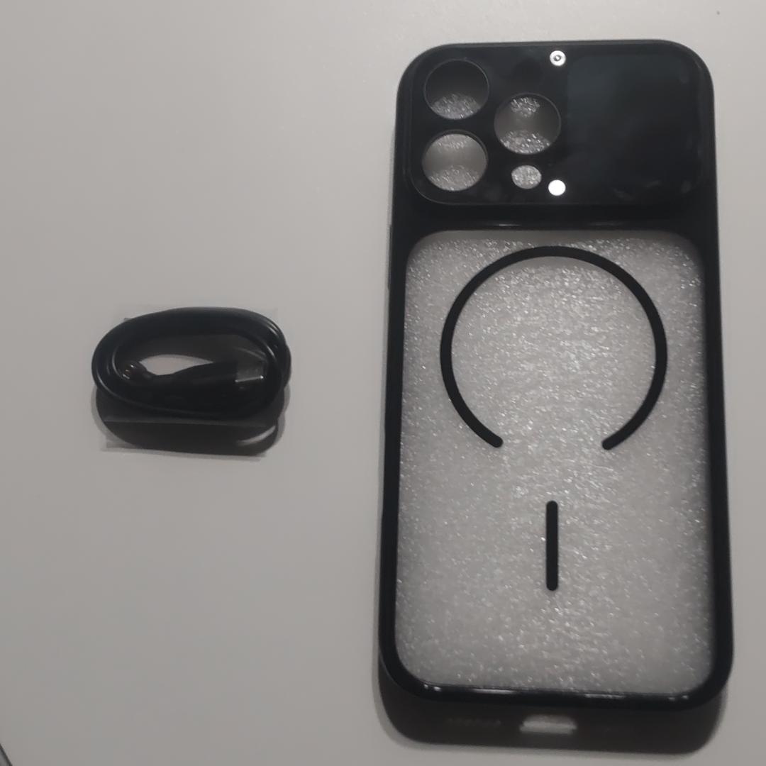 目立つ！iPhone16ProMax用液晶付きケース黒