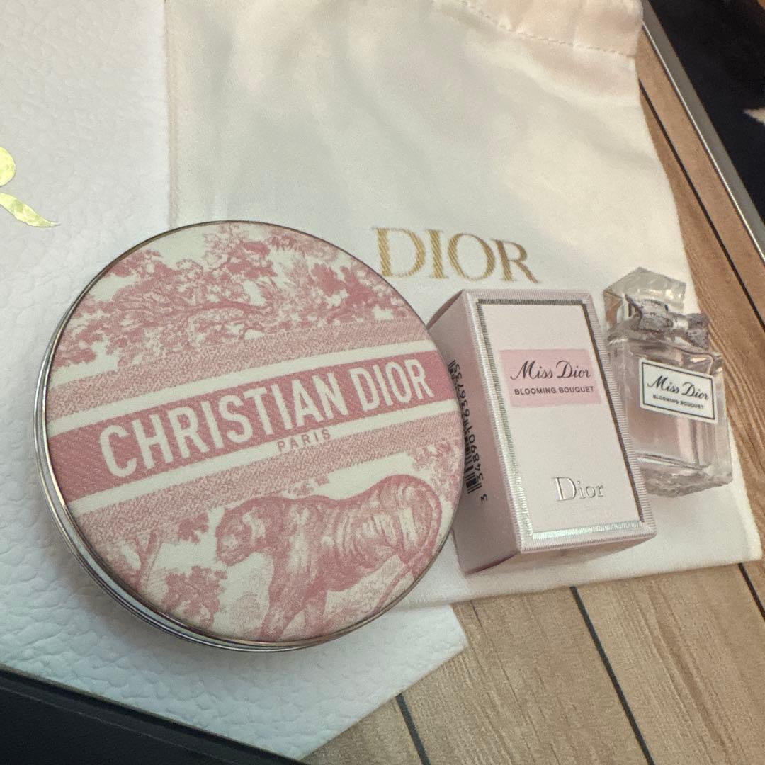【未使用】Dior ルミナイザー コーラルグロウ 004