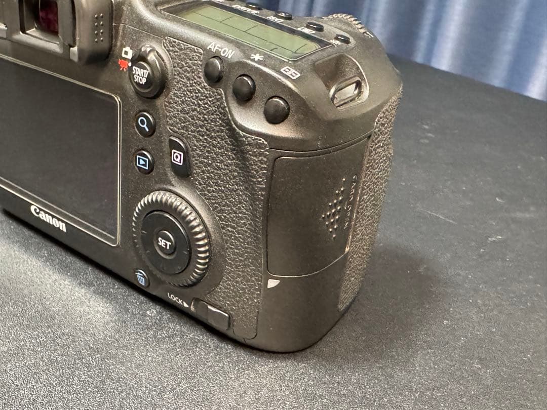 Canon EOS 6D ボディ 動作確認済み センサー汚れあり