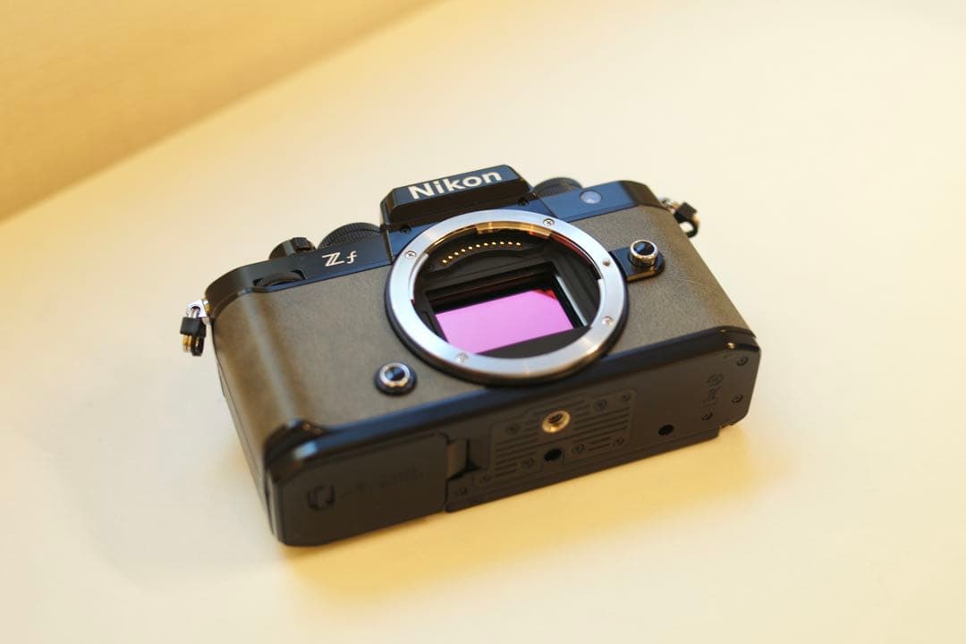 【美品】Nikon Zf ブラック ストーングレー張替済