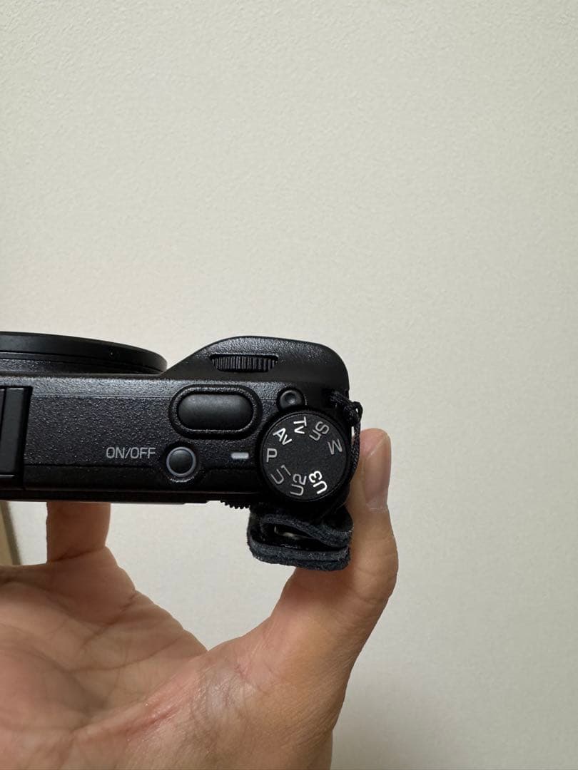 RICOH GR iv 本体 充電器 バッテリー2個　その他アクセサリー付き