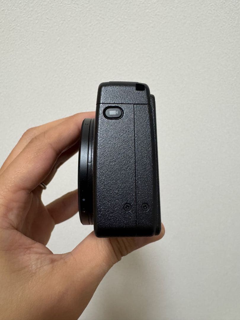 RICOH GR iv 本体 充電器 バッテリー2個　その他アクセサリー付き