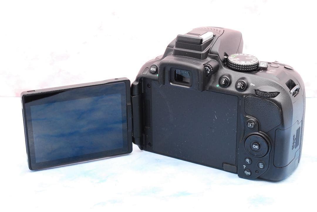 ☆Nikon D5300☆手ぶれ補正Wレンズ☆Wi-Fi搭載☆一眼レフカメラ
