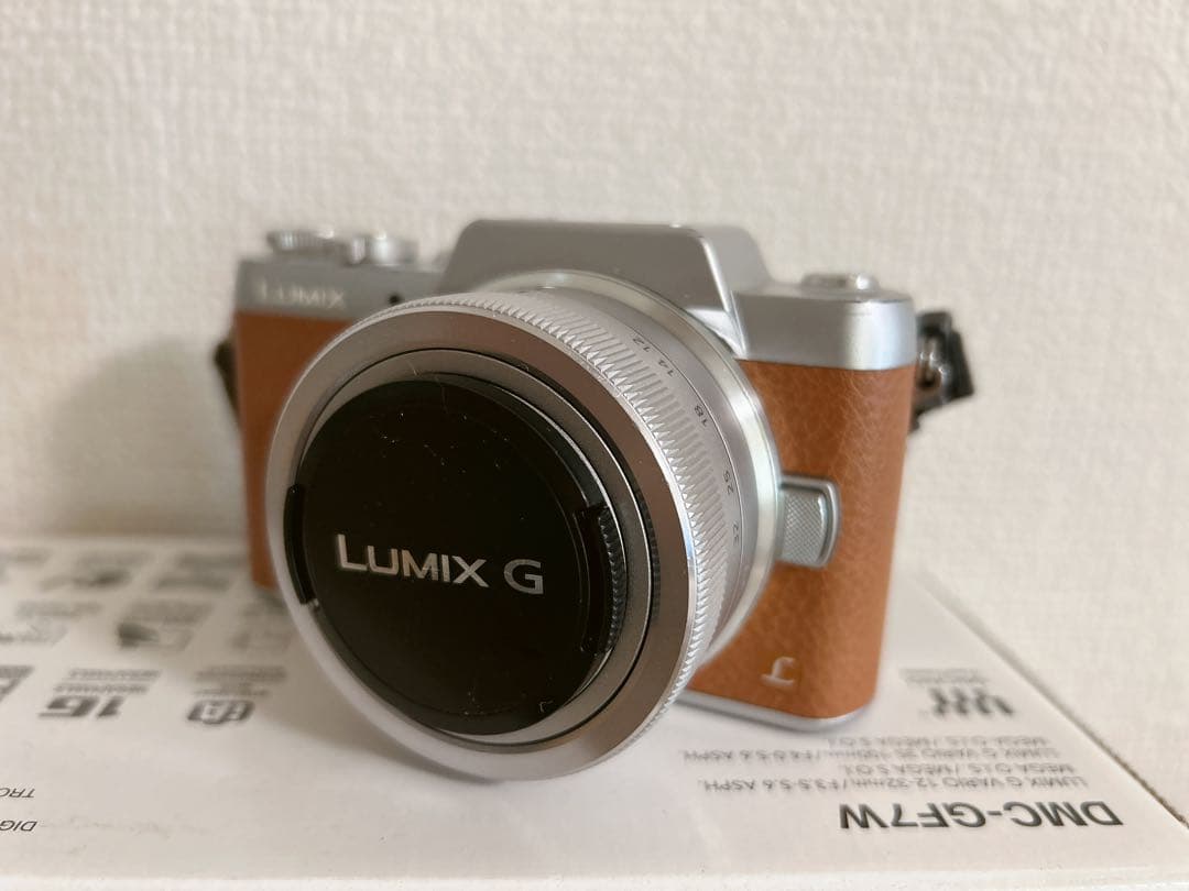 Panasonic LUMIX GF7 電池2個　三脚　SDカード64G付き
