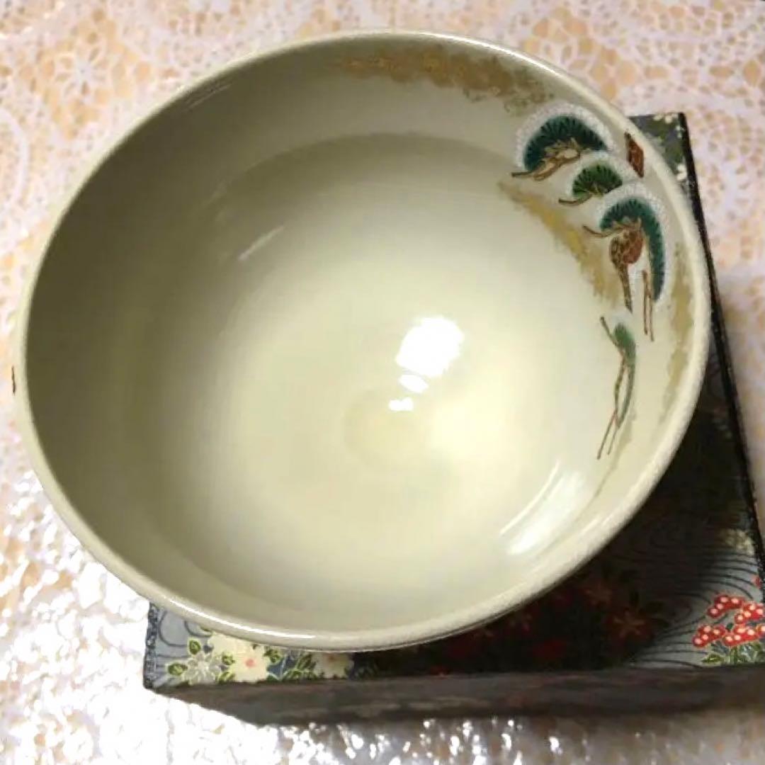 茶道具　抹茶茶碗　松と紅白うさぎの絵柄　化粧箱　N484MC