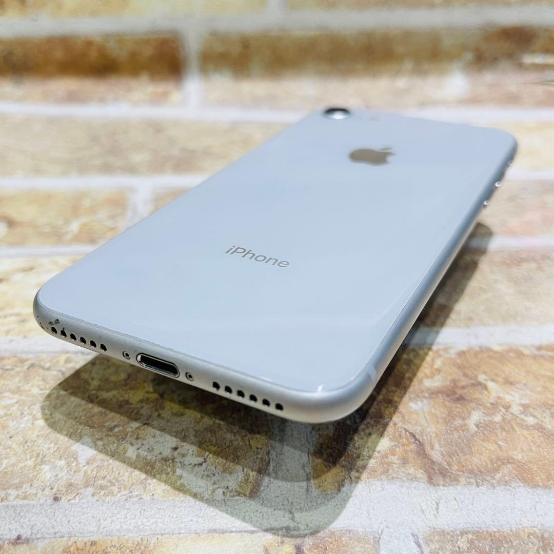 SIMフリー iPhone8 64GB シルバー 電池新品