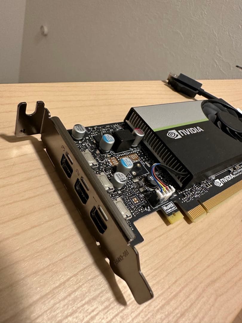 NVIDIA T400 4GB グラフィックボード