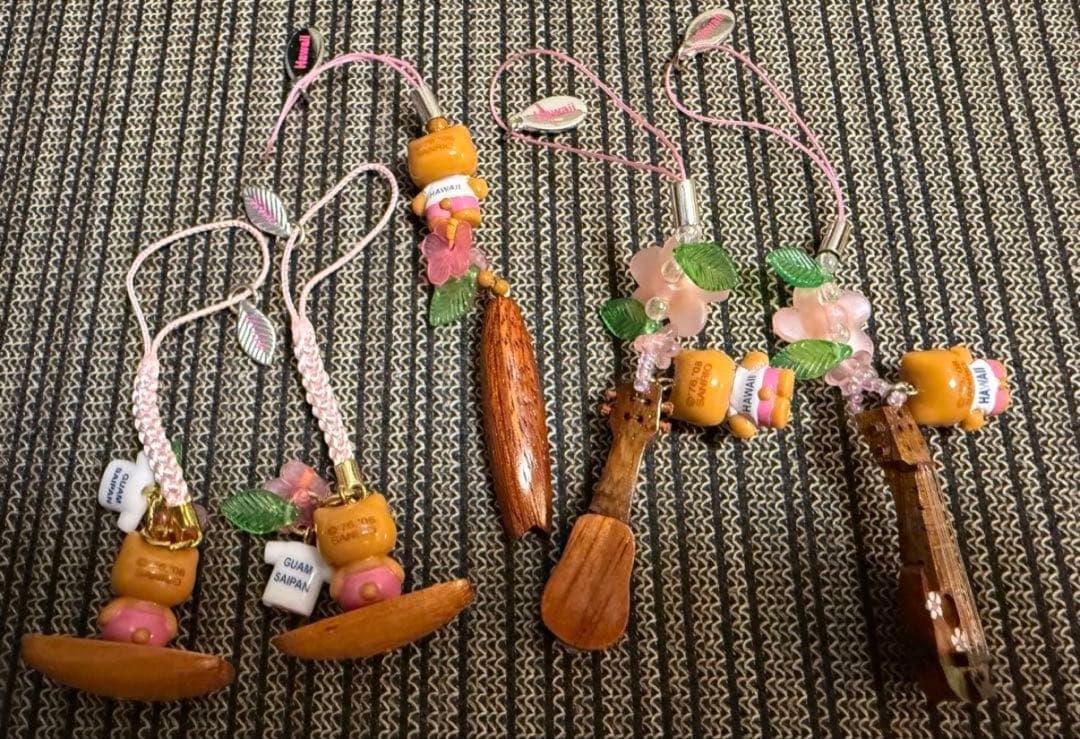 ハワイ日焼けキティギターウクレレkitty 根付けストラップABC store