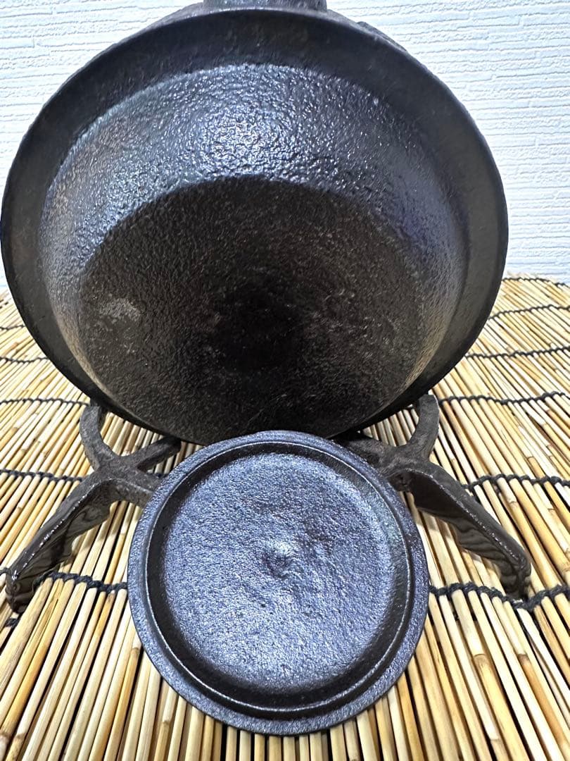 ＵＳＥＤ、良品　南部三厳堂　捻鉉　亀甲文様１２型　南部鉄瓶　南部鉄器　鉄瓶