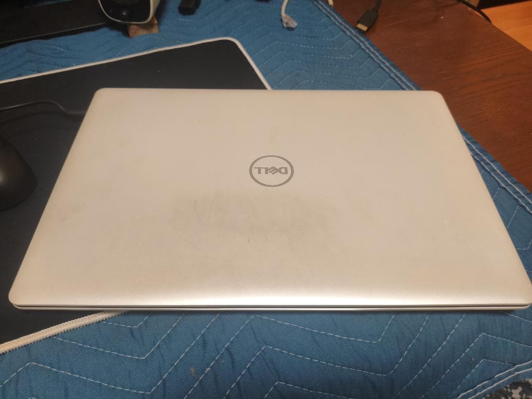 第7世代i3-7020U　SSD500GB メモリ8G Windows10