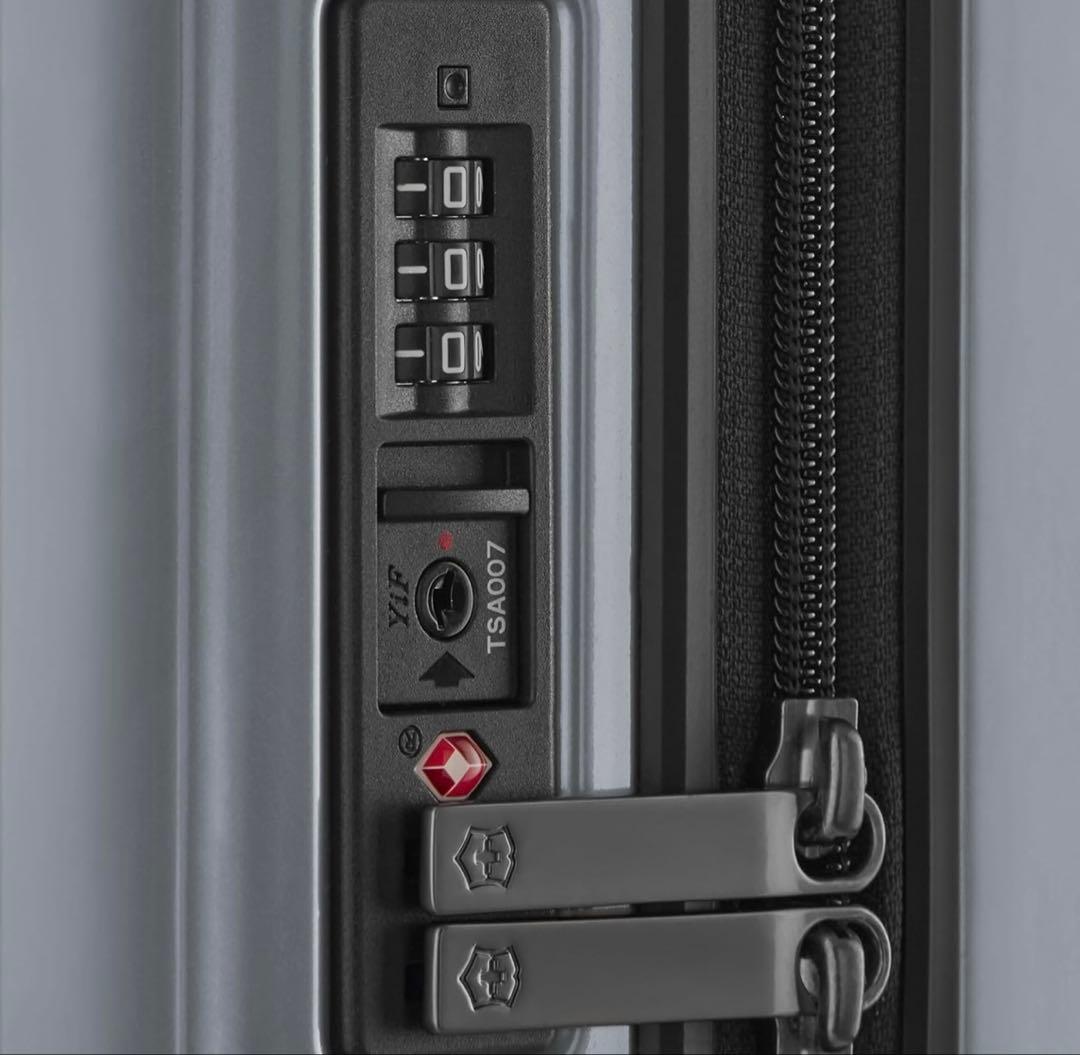【美品】Victorinox シルバー キャリーケース機内持ち込み