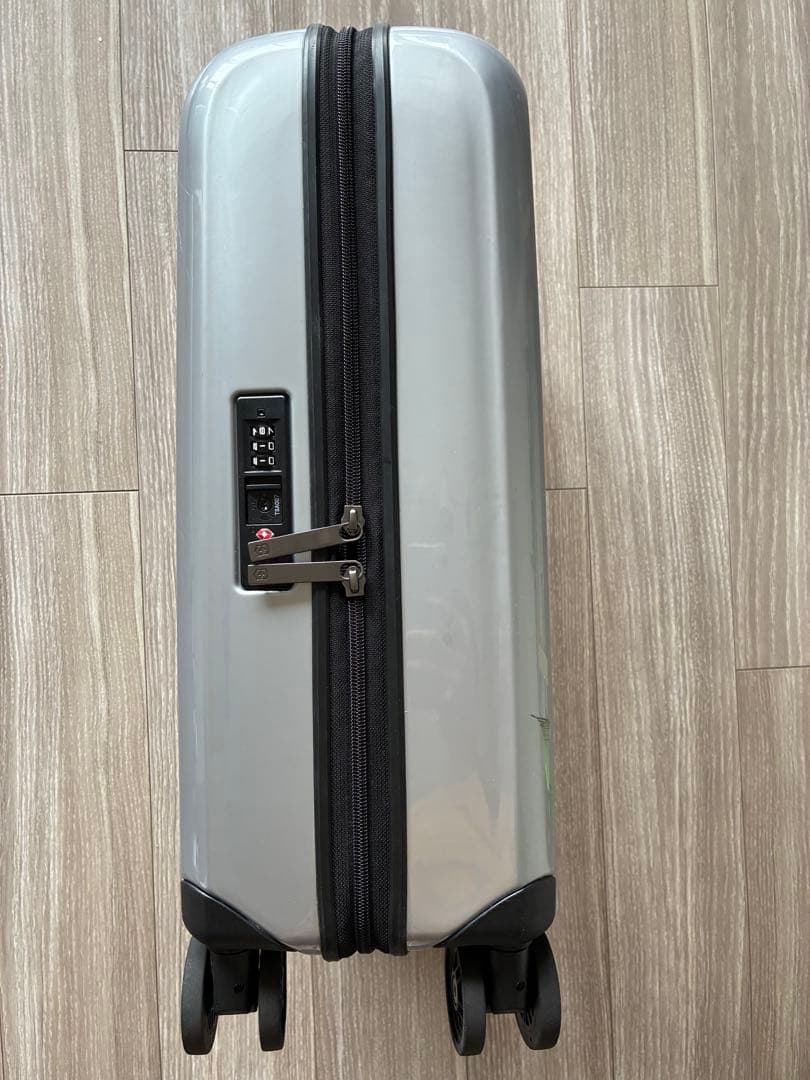 【美品】Victorinox シルバー キャリーケース機内持ち込み