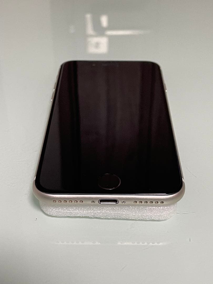 iPhoneSE 第3世代 64GB スターライト バッテリー100%
