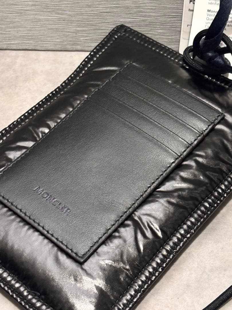 MONCLER（モンクレール）スマートフォンケース（フォンポーチ）