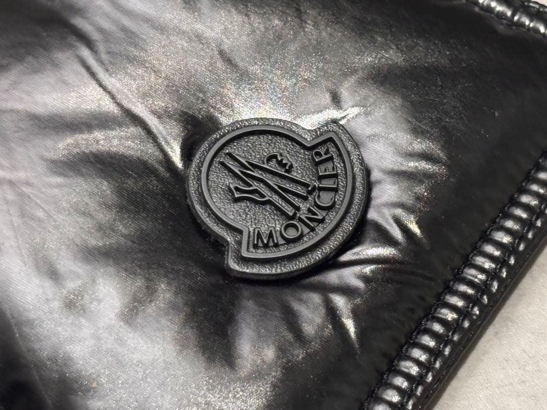 MONCLER（モンクレール）スマートフォンケース（フォンポーチ）