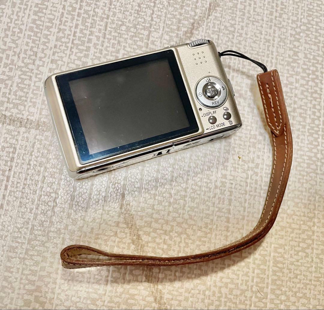 デジカメ LUMIX Panasonic DMC-FX07 美品