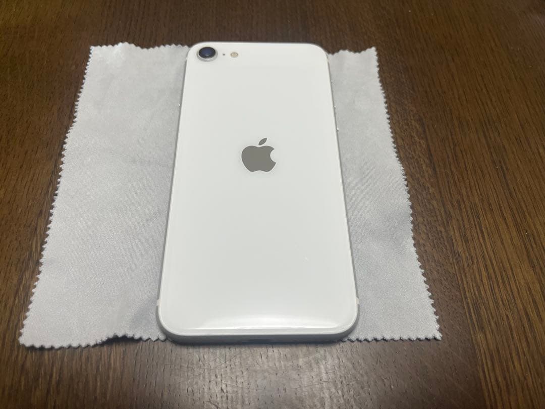 iPhone se2 ホワイト　64GB バッテリー76% スクリーン綺麗です