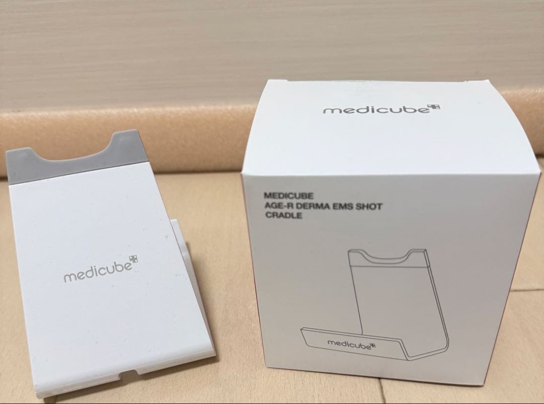 MEDICUBE AGE-R EMS ダーマショット 美顔器＋ジェル＋スタンド