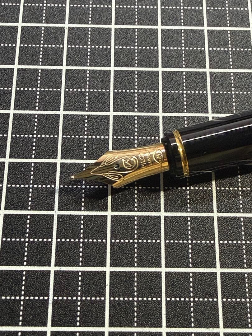 PILOT GRANCE BLACK 万年筆　字幅M