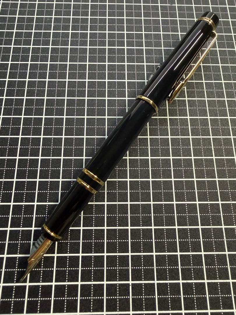 PILOT GRANCE BLACK 万年筆　字幅M