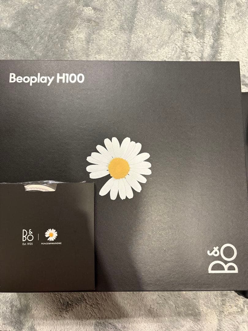 あんぱんBang&Olufsen X peaceminusone