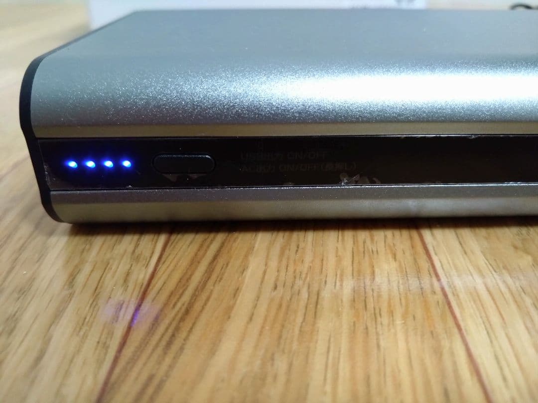モバイルバッテリー　700-BTL025N