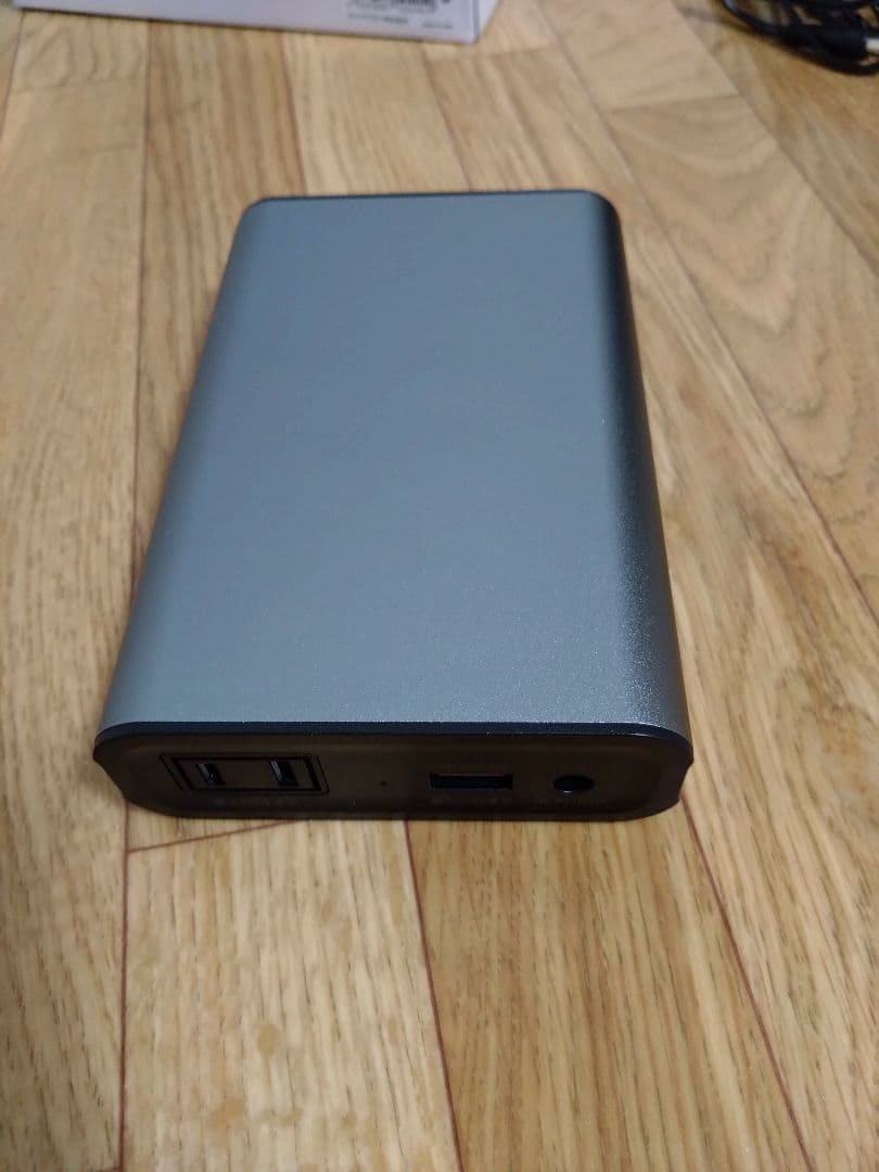 モバイルバッテリー　700-BTL025N