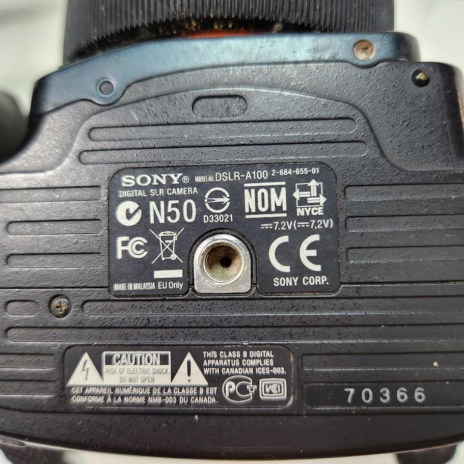 SONY　α100 DSLR-A100 デジタル一眼レフカメラ　SH0005