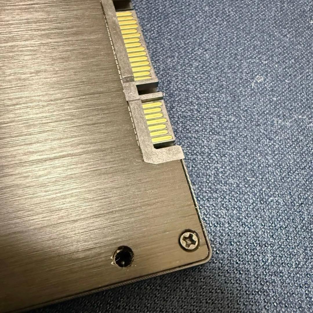 Samsung M.2 SATA 512GB SSD 変換ケース付