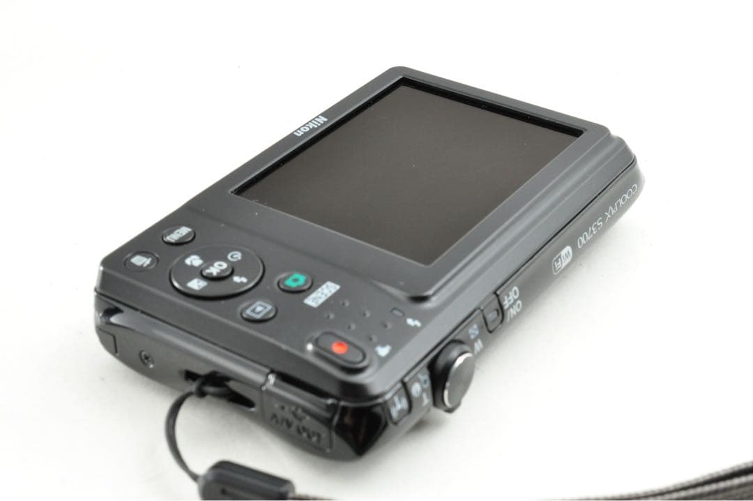 美品　NIKON COOLPIX S3700 ブラック　コンパクトデジタルカメラ