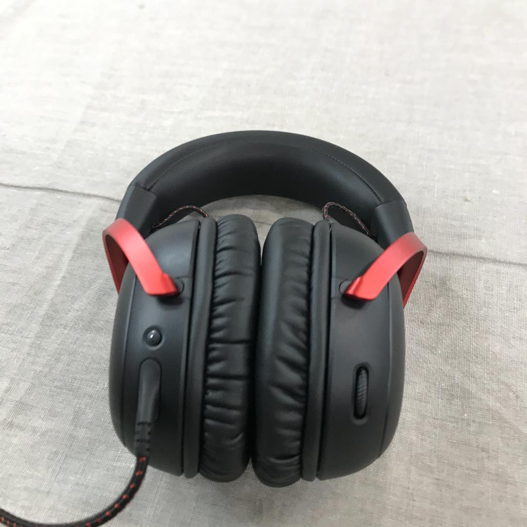 HyperX Cloud III  ゲーミングヘッドセット