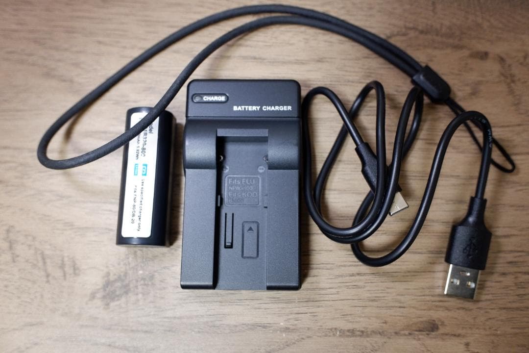 富士フイルム FUJIFILM FinePix 6800z 動作品 ほぼ新品