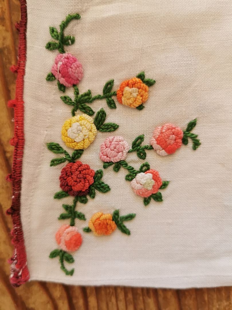 アンティーク フランス 立体的な色糸バリオン薔薇刺繍 ランジェリーリネンケース