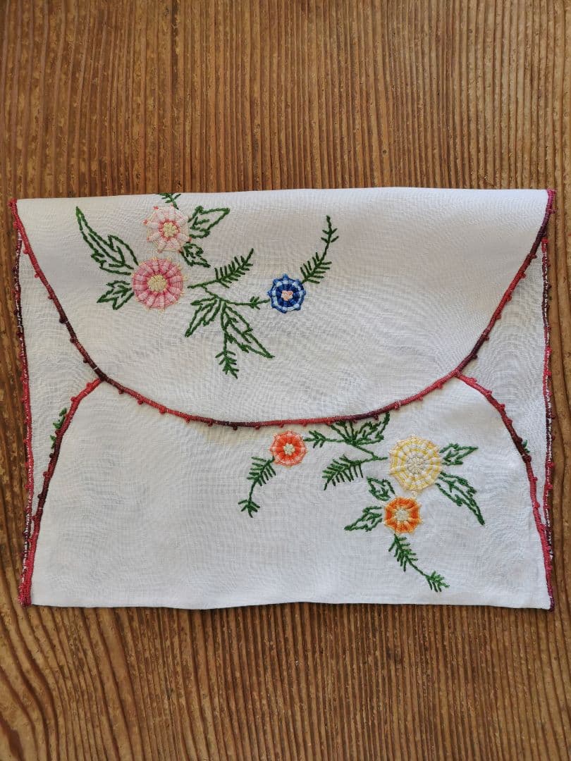 アンティーク フランス 立体的な色糸バリオン薔薇刺繍 ランジェリーリネンケース
