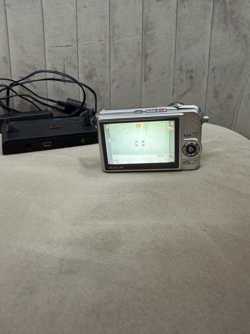 CASIO EXILIM 10.1コンパクトデジタルカメラ　EX-Z1000