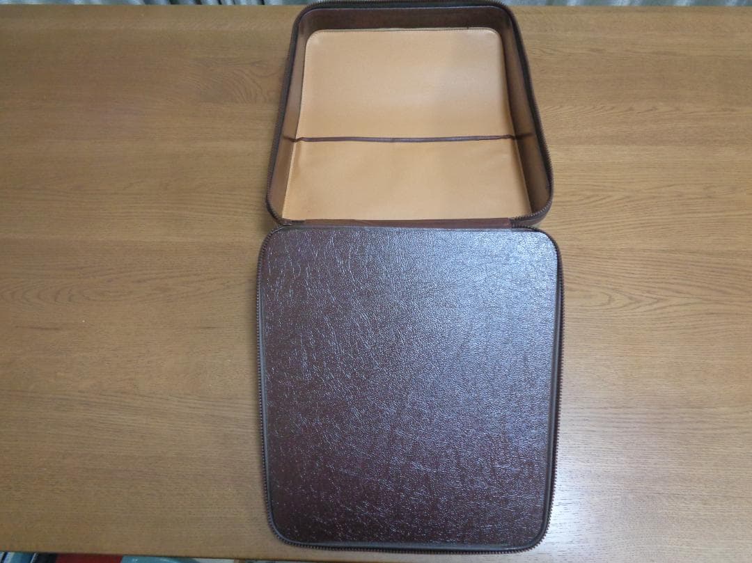 GUCCIケースolivetti lettera32タイプライターシェリーライン
