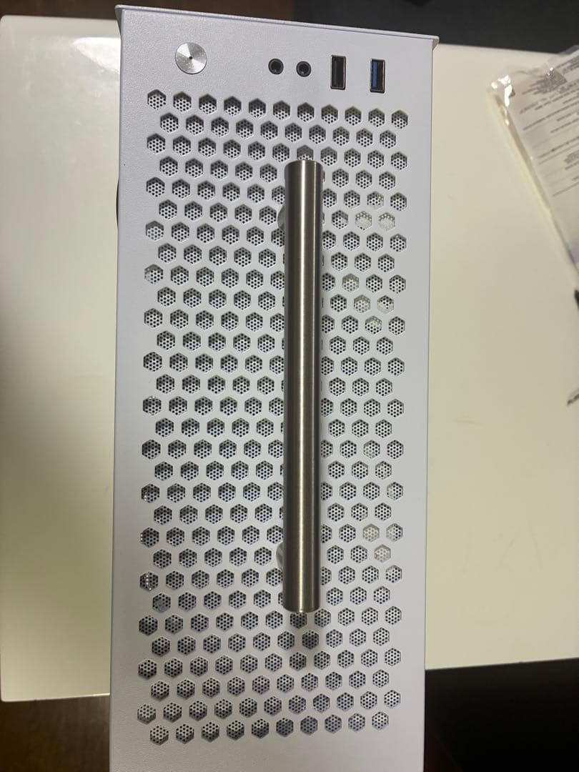 小型ゲーミングパソコン