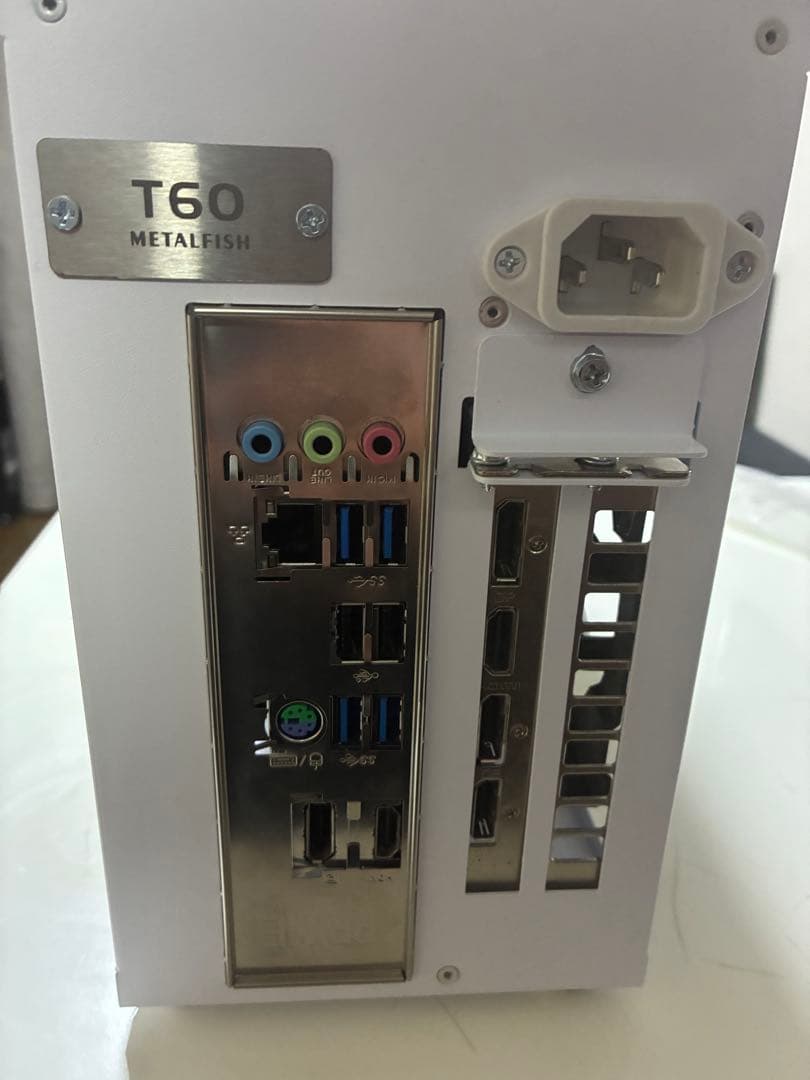 小型ゲーミングパソコン