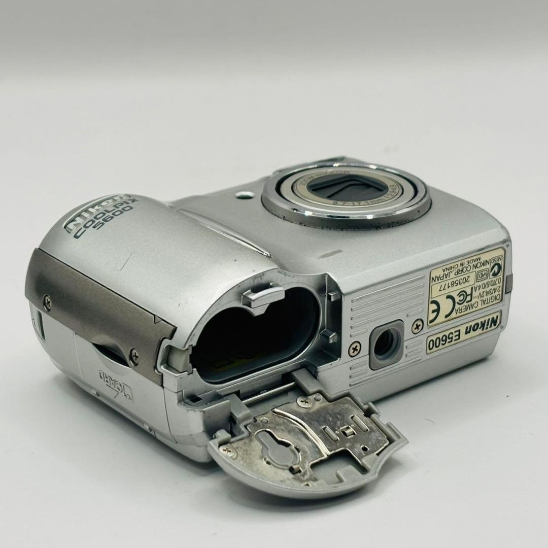 動作確認済 Nikon COOLPIX 5600 単3 デジタルカメラ