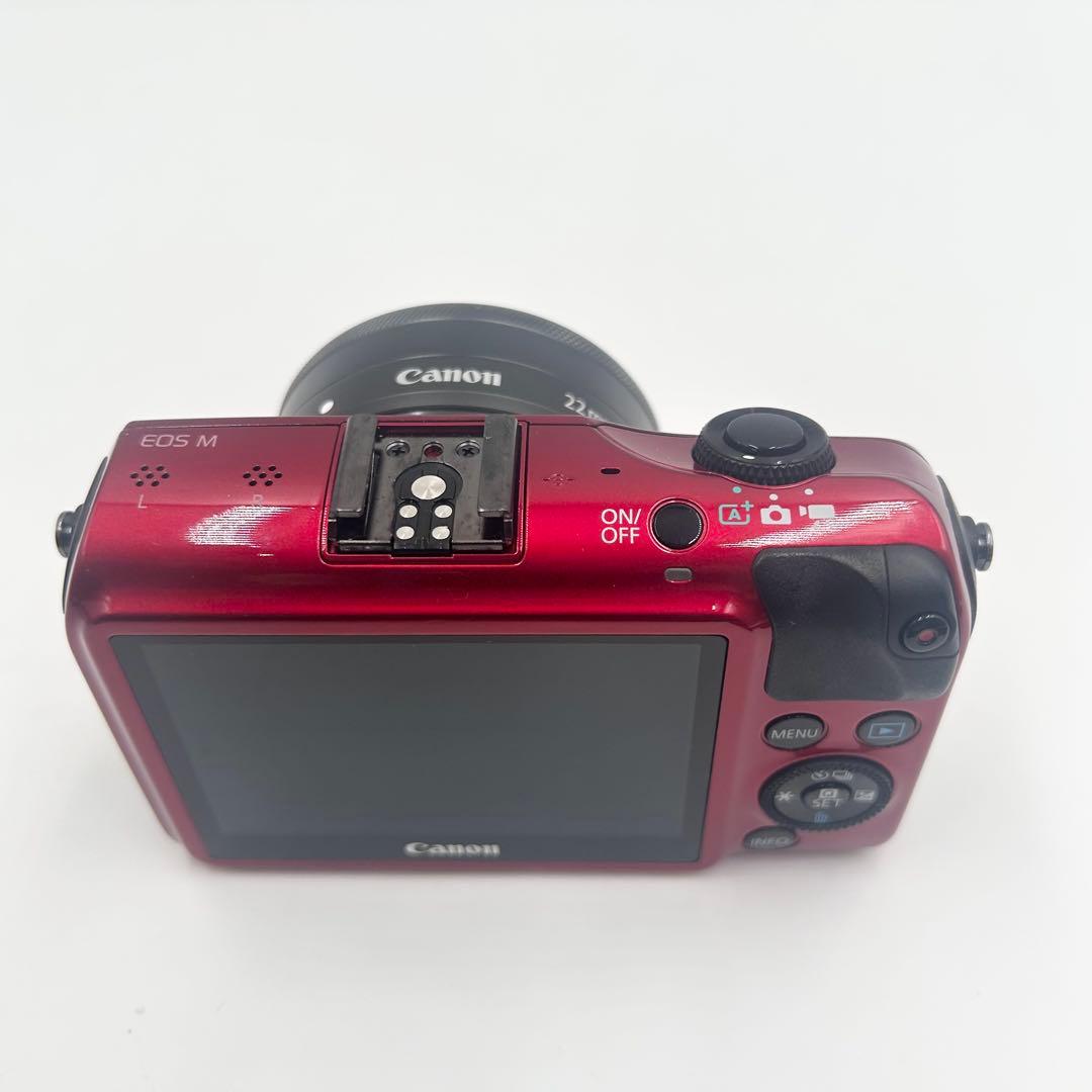 極上品　Canon ミラーレス一眼カメラ EOS M ダブルレンズキット　レッド
