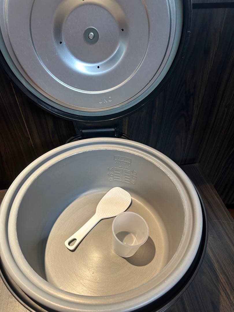 TIGER 炊飯・電気100V保温ジャー器JNO-A270 です。