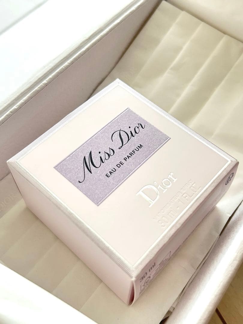 ミスディオール　Miss Dior オードゥパルファン 30ml