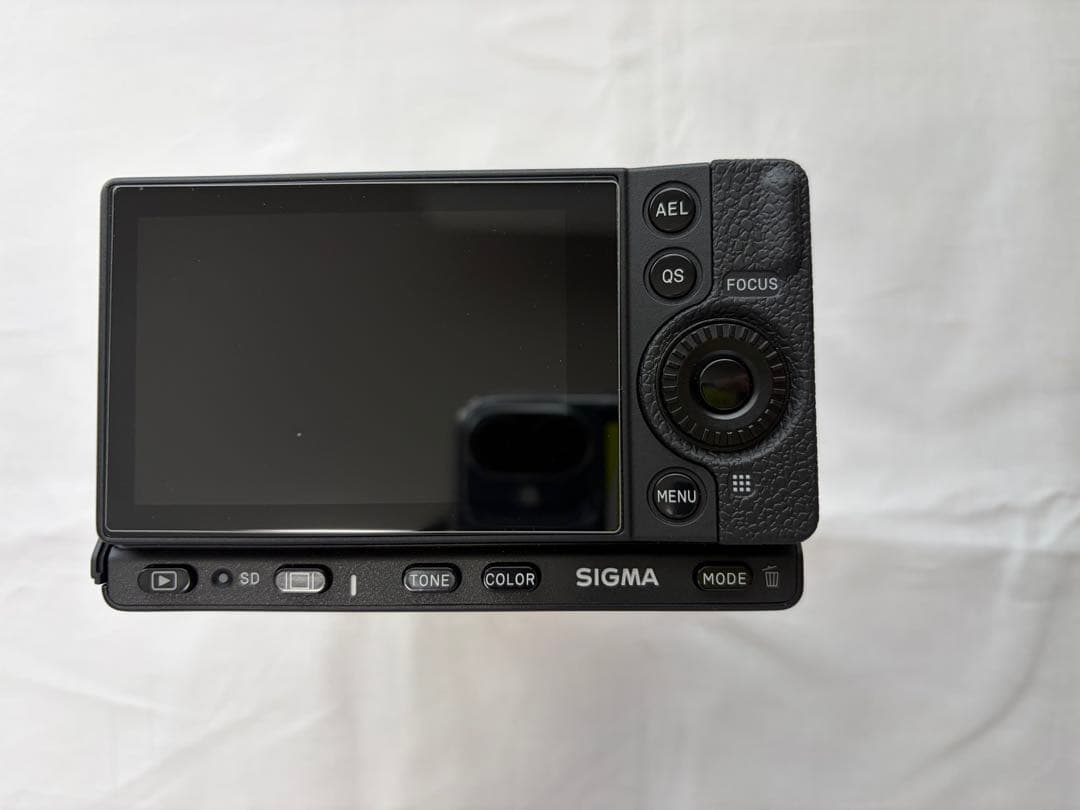 SIGMA fp ミラーレス一眼 カメラ 本体　予備バッテリー一個付き