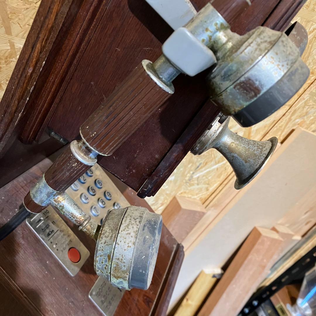 クラシックピンクTEL 昭和レトロ　アンティーク　電話機　小道具　置物　木製