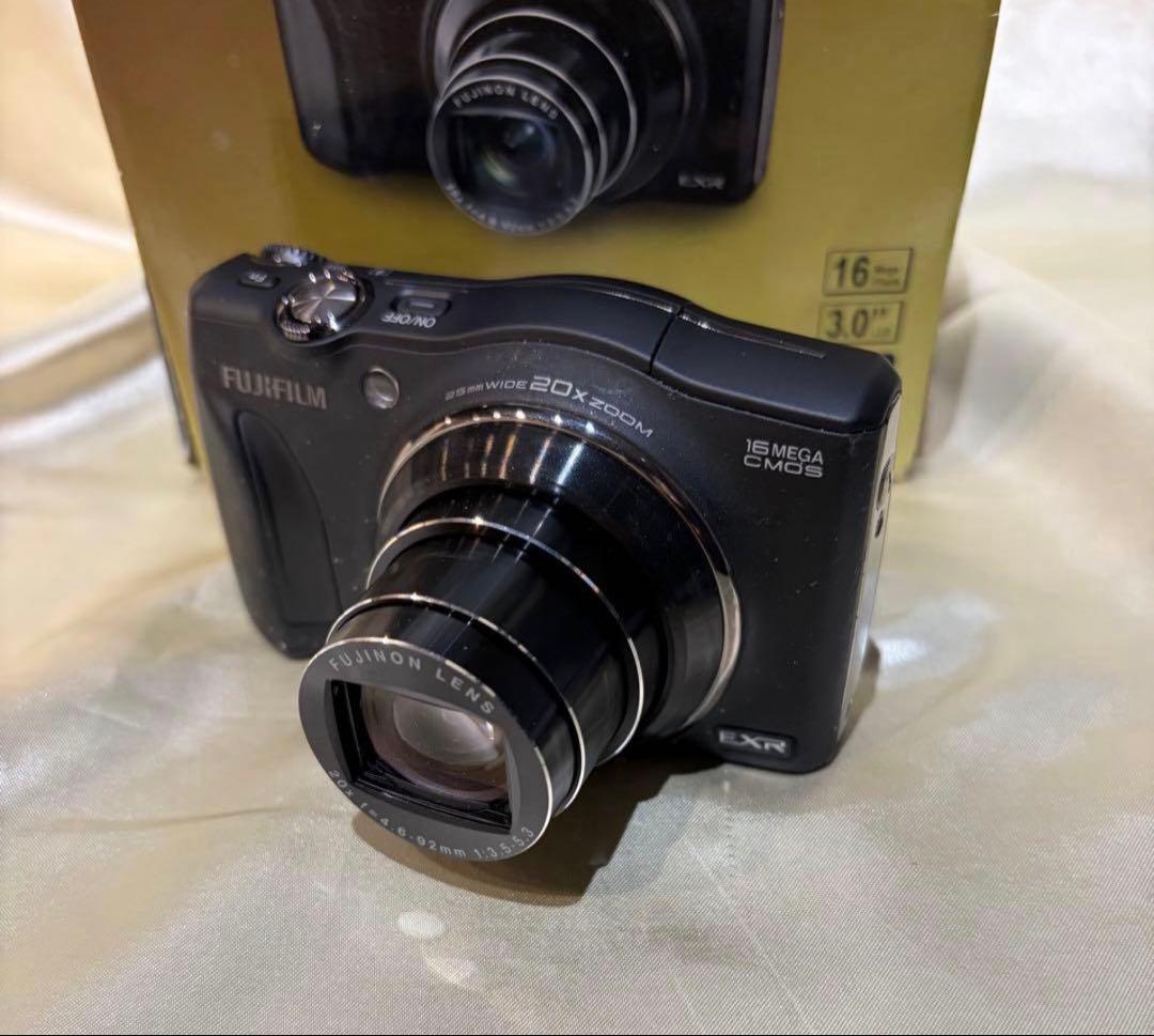 ⭐️フジ⭐️FinePix F775EXR コンパクトデジカメ　ほぼ未使用⭐️
