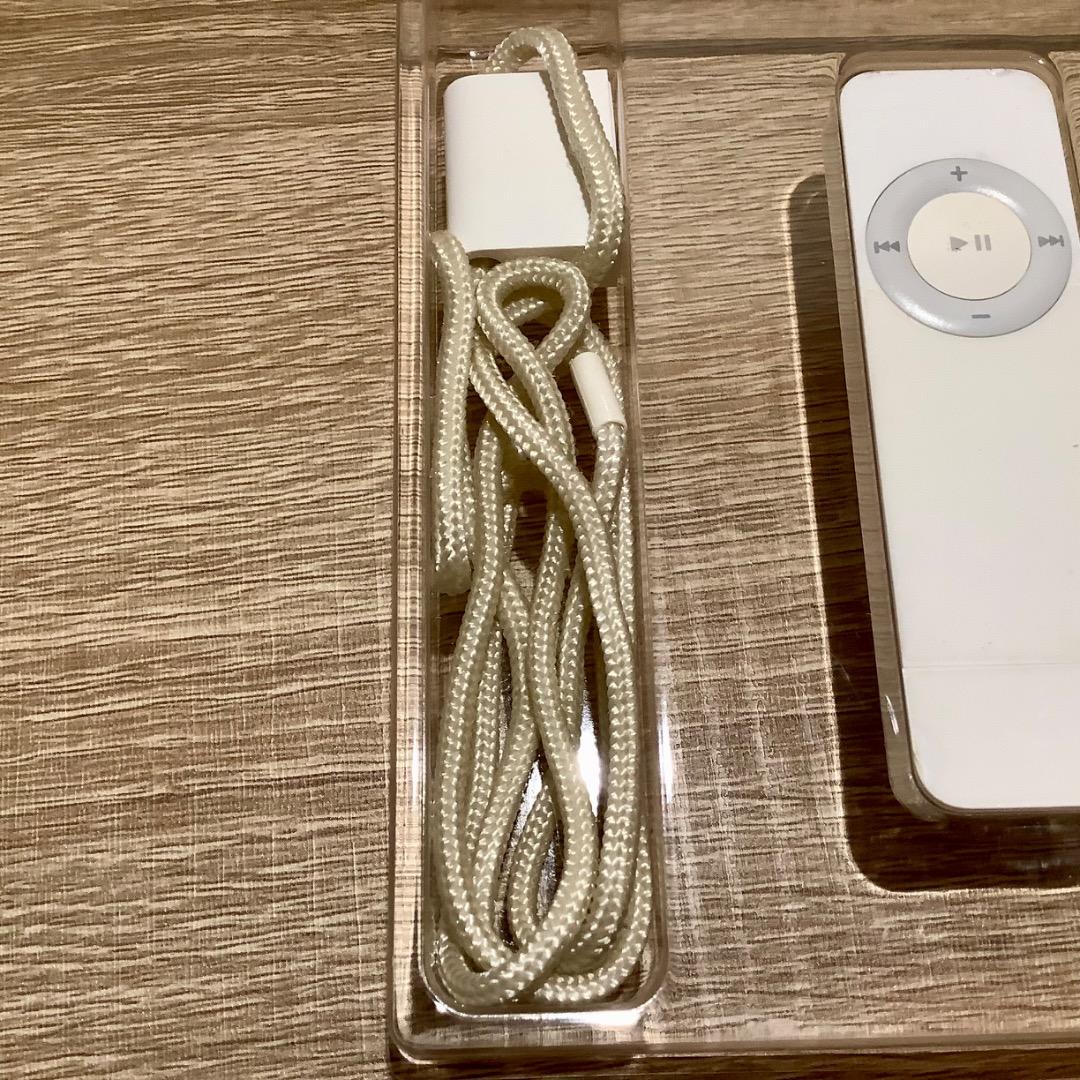 iPod　shuffle　シャッフル　1GB　初代　ホワイト　箱入り　付属品有