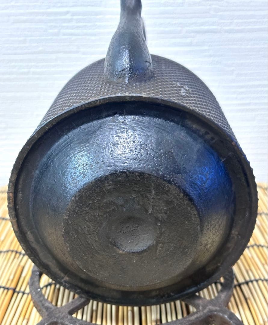 ＵＳＥＤ品　敬典工房正寿堂山正造１２型寸胴アラレ　南部鉄瓶 南部鉄器